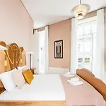 Artistic 2br Flat Downtown W/ Ac By Lovelystay Apartmán *