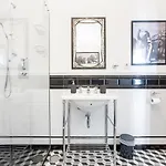 Artistic 2br Flat Downtown W/ Ac By Lovelystay Apartmán