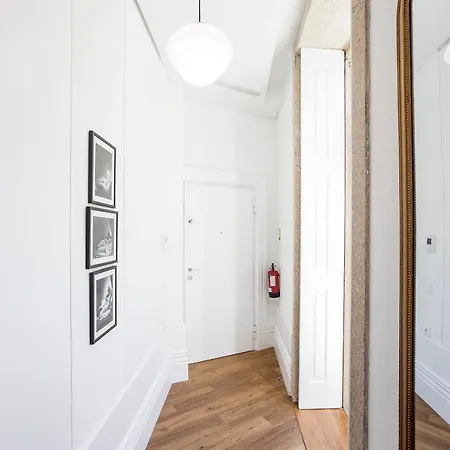 Artistic 2br Flat Downtown W/ Ac By Lovelystay Apartment