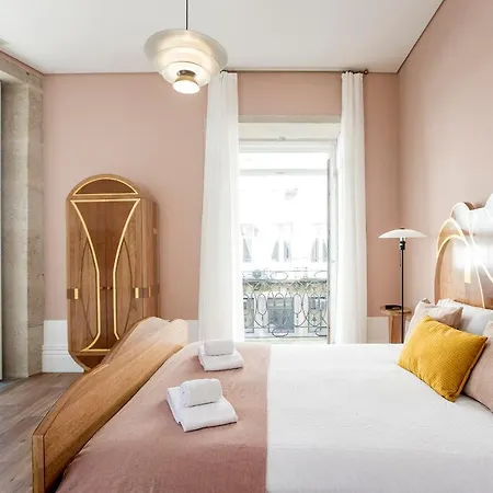 Artistic 2br Flat Downtown W/ Ac By Lovelystay *