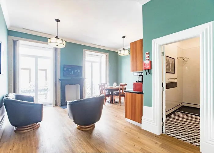 Artistic 2br Flat Downtown W/ Ac By Lovelystay *