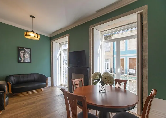 Διαμέρισμα Artistic 2br Flat Downtown W/ Ac By Lovelystay