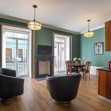 Artistic 2br Flat Downtown W/ Ac By Lovelystay