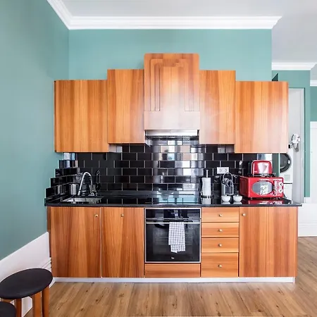 דירה Artistic 2br Flat Downtown W/ Ac By Lovelystay