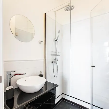 Artistic 2br Flat Downtown W/ Ac By Lovelystay דירה *