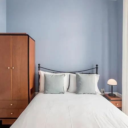 Artistic 2br Flat Downtown W/ Ac By Lovelystay ポルト