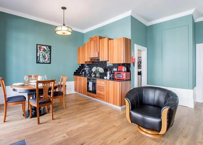 Artistic 2br Flat Downtown W/ Ac By Lovelystay Apartmán *