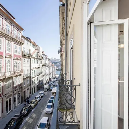Artistic 2br Flat Downtown W/ Ac By Lovelystay Appartement